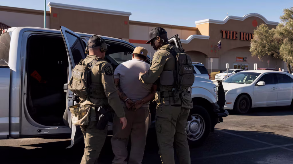 ICE está arrestando a unos 300 inmigrantes ilegales diarios en redadas