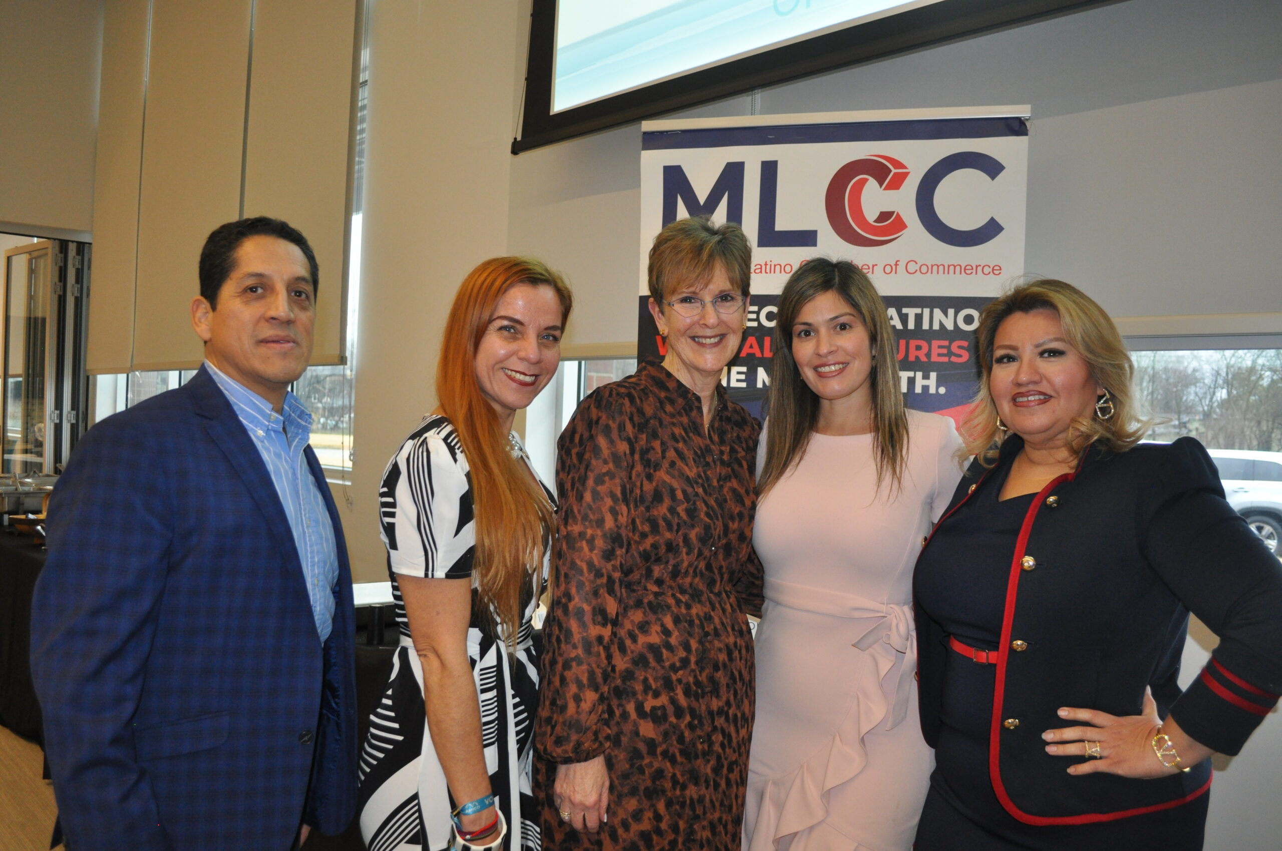 Cámara de Comercio Latina del Sur Medio realiza evento informativo de inmigración