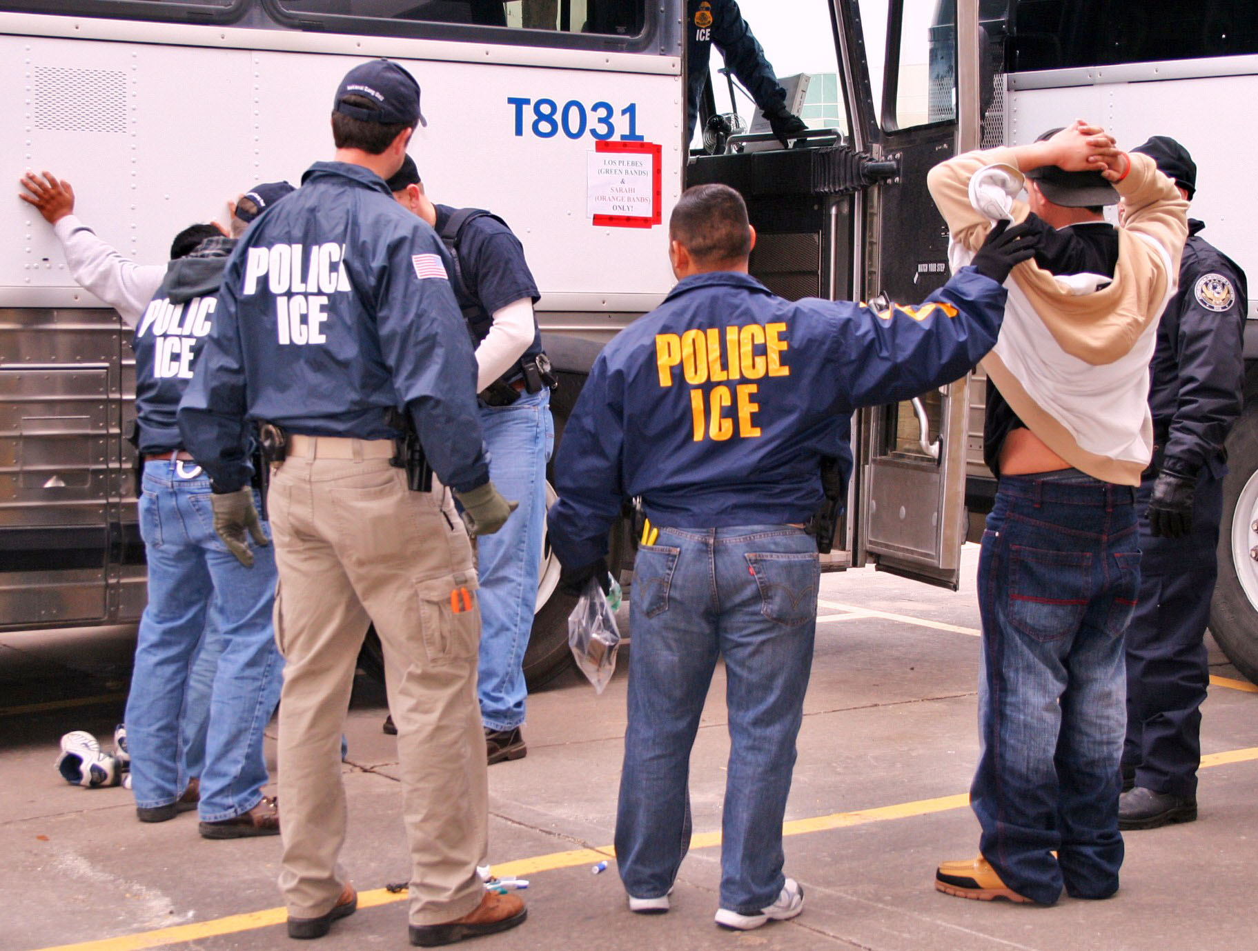 Han arrestado a más de 20.000 inmigrantes indocumentados durante el primer mes de Trump en la presidencia, según el DHS