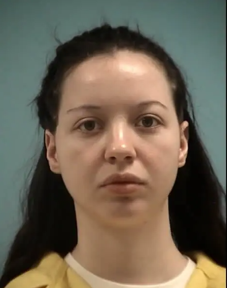 Mujer de Mississippi sentenciada por tener relaciones sexuales antinaturales con un perro