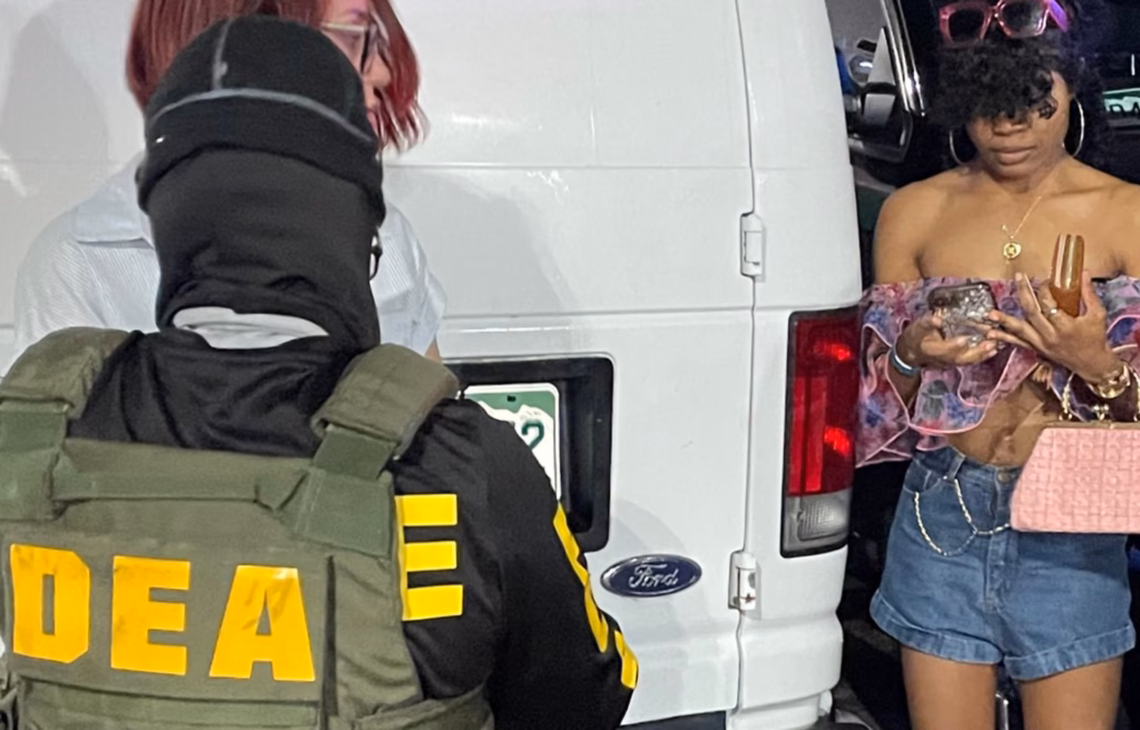 La DEA detuvo a más de 100 inmigrantes en club nocturno de Colorado