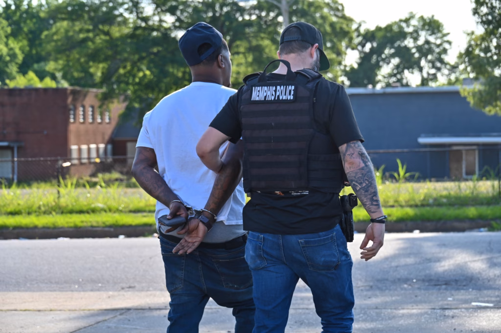 Ocho detenidos tras audiencias en Memphis: alarma en la comunidad inmigrante