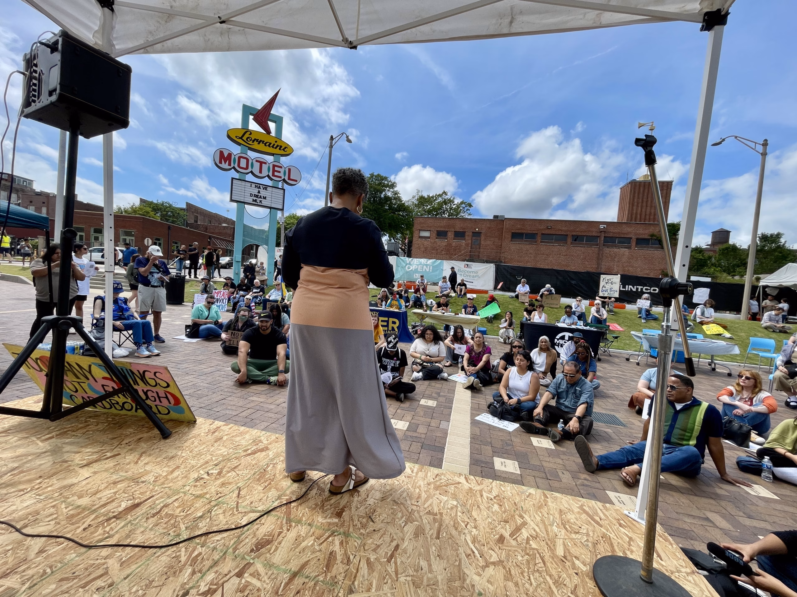 Comunidad de Memphis se unió en el Día del Trabajador para protestas por las medidas del gobierno de Trump contra los inmigrantes