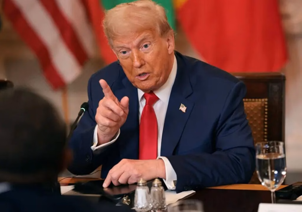 Encuesta: 56% de estadounidenses desaprueba la gestión migratoria de Trump