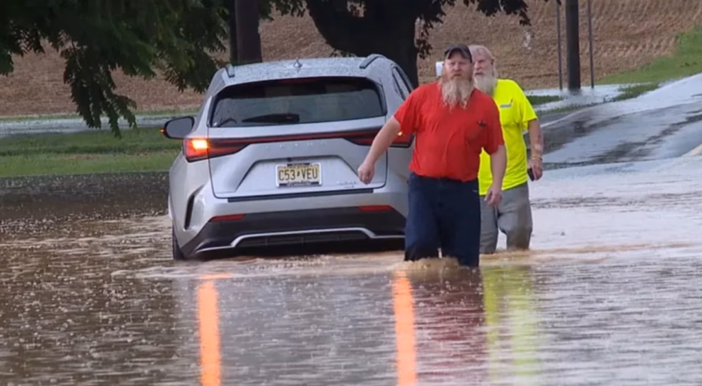 Dos muertos en Nueva Jersey por inundaciones mientras el país espera más lluvias