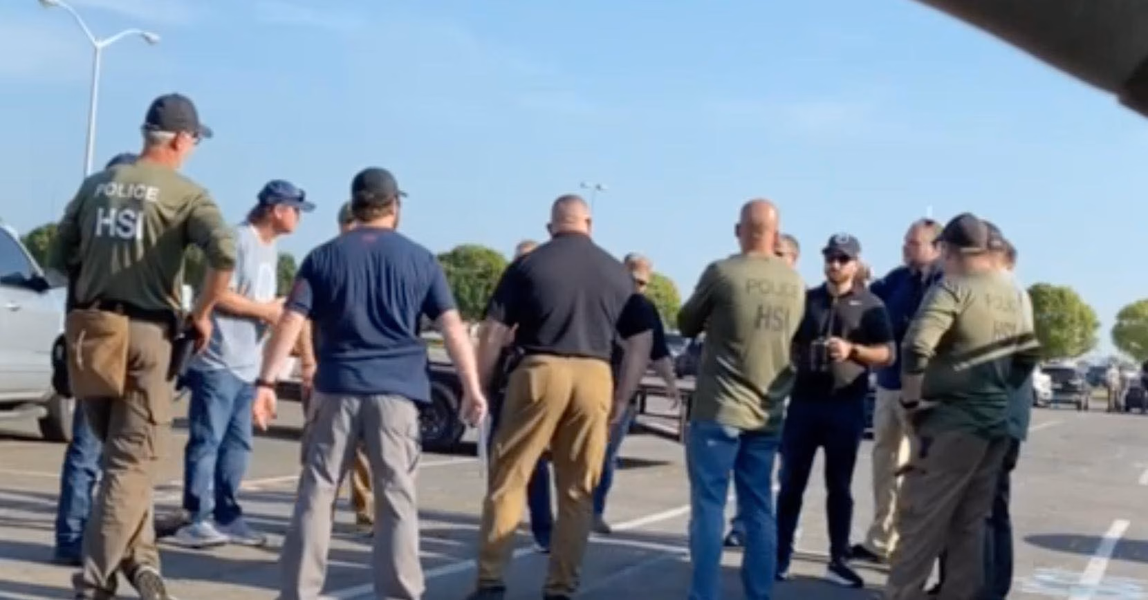 Mañana movida en Memphis: Se reportaron operativos de ICE en el Liberty Bowl y en una tienda de celulares ubicada en la Summer Ave.