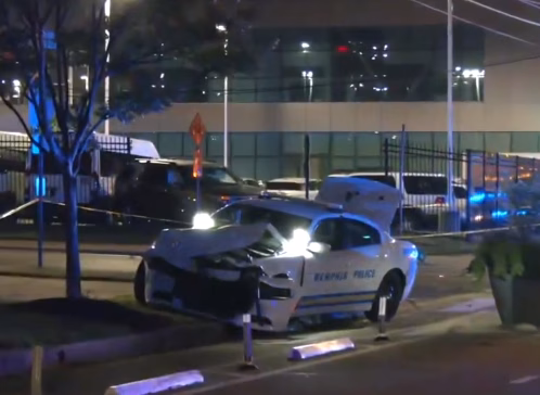 Hispano choca contra patrulla de la policía en Memphis; oficial resultó herido