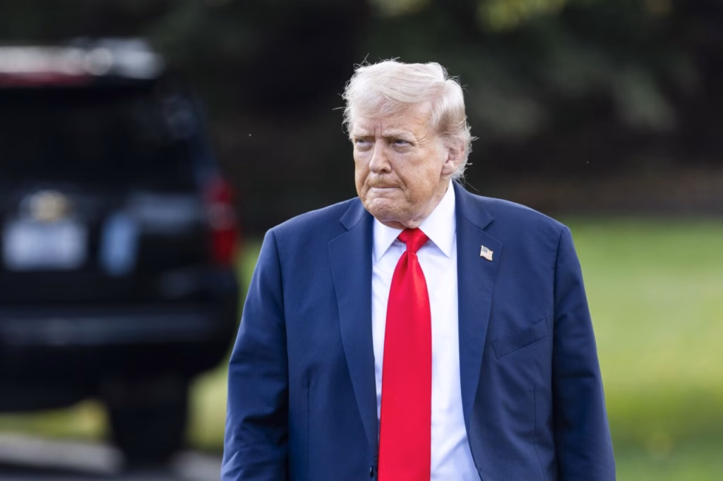 Trump anuncia aranceles de 100% a medicamentos y otros impuestos para muebles, gabinetes de cocina y camiones pesados