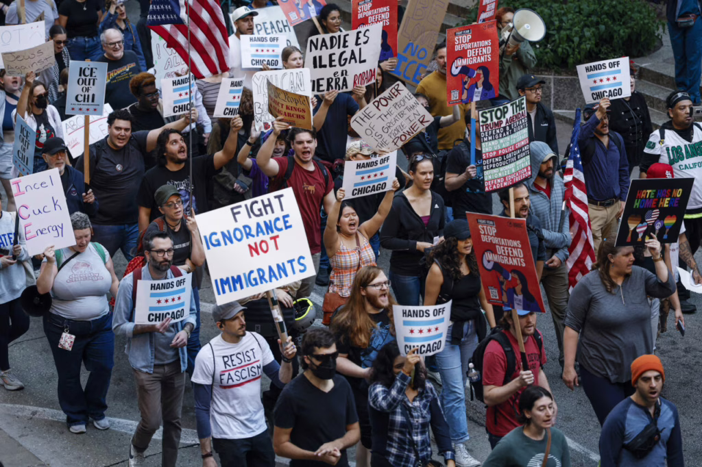 Gobierno de Trump asegura que dos millones de migrantes abandonaron el país