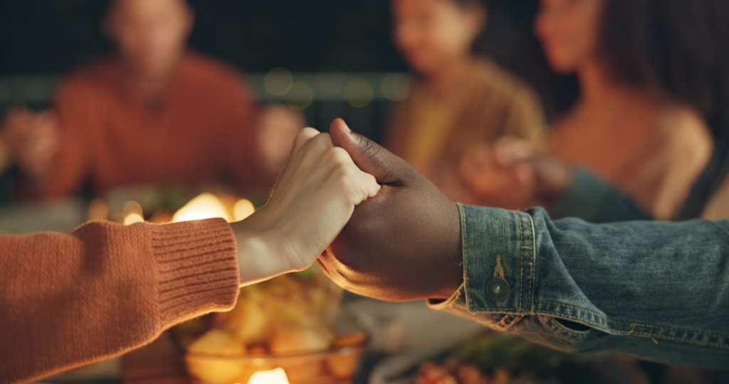 Gratitud entre lágrimas: un “Thanksgiving” agridulce en la ciudad de Memphis