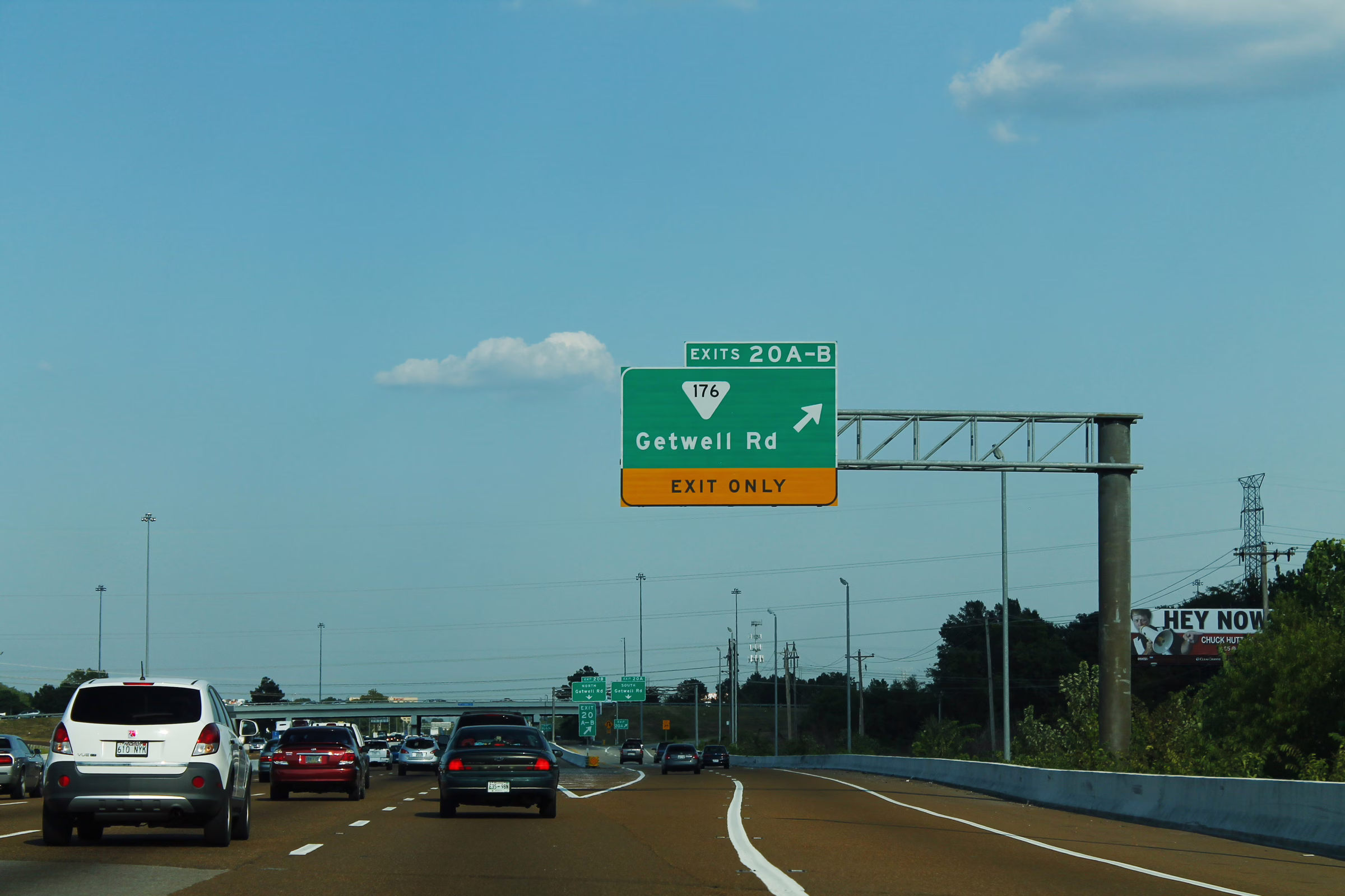 Un hombre resultó herido luego de recibir disparos cuando transitaba por la I-240
