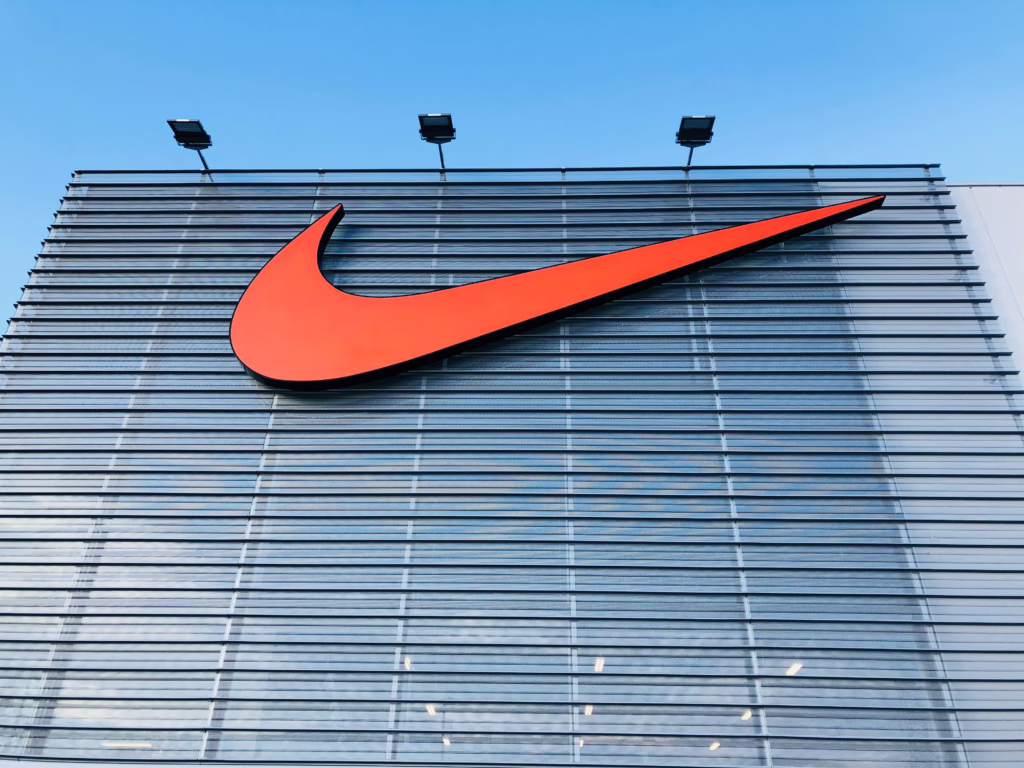 Nike anuncia despidos de casi 600 trabajadores en dos centros de distribución en Memphis
