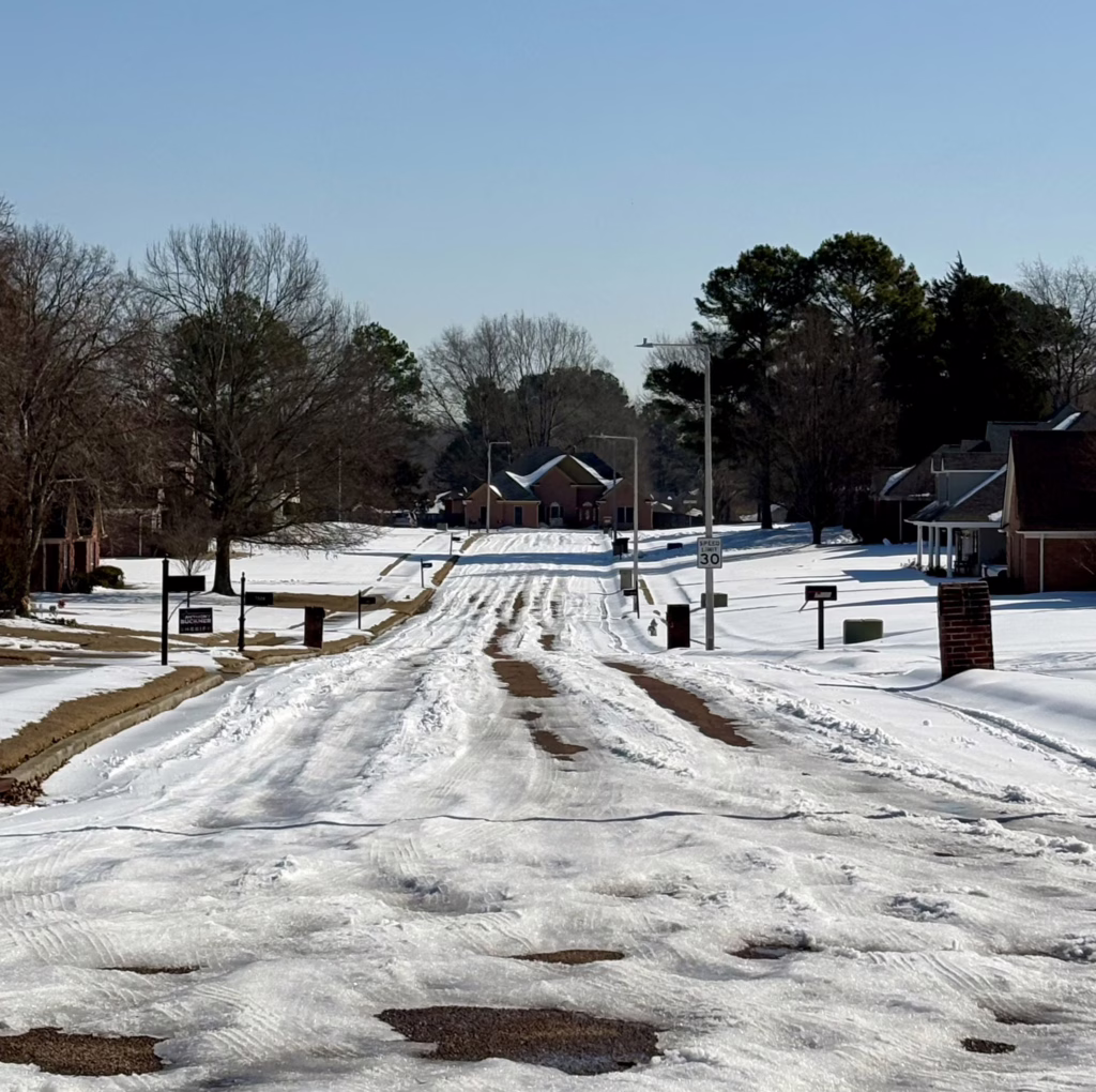 Escuelas públicas de Memphis cerradas por séptimo día consecutivo por hielo y mal clima