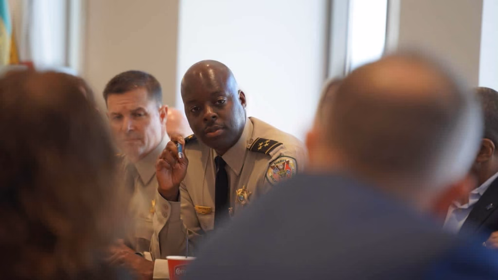 Anthony Buckner inicia su gestión como sheriff de Shelby County con encuentro con líderes religiosos