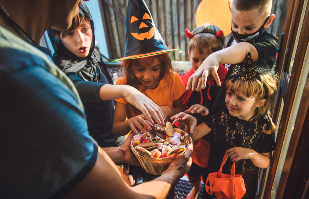 Alguaciles verifican que agresores sexuales cumplan las restricciones antes de Halloween